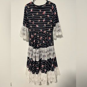 Dainty Jewells Floral and Lace Dress